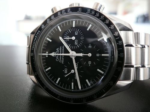 OMEGA SPEEDMASTER MOONWATCH