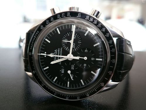 OMEGA SPEEDMASTER MOONWATCH