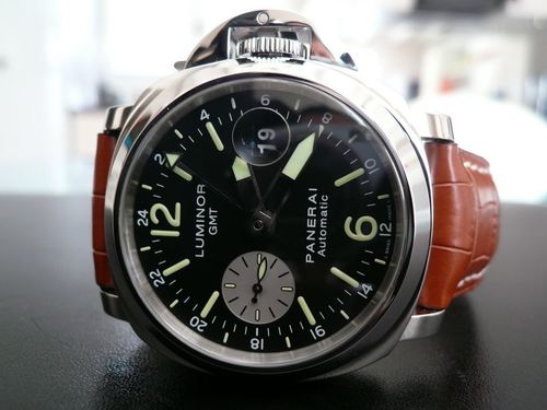 PANERAI LUMINOR GMT