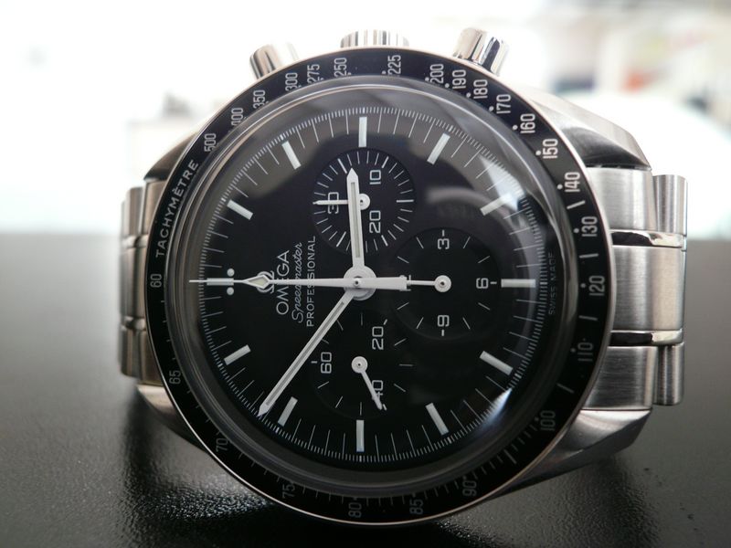 OMEGA SPEEDMASTER MOONWATCH
 	 
