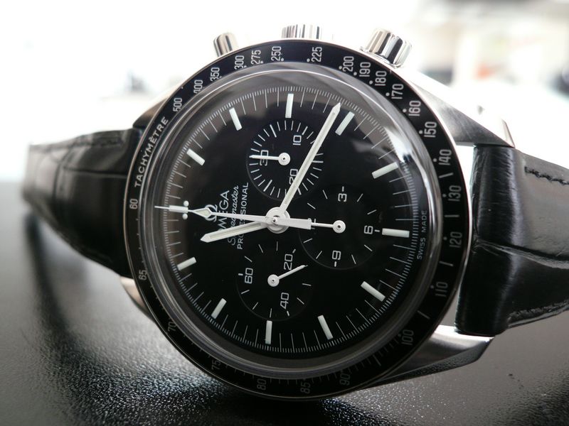 OMEGA SPEEDMASTER MOONWATCH
 	 
