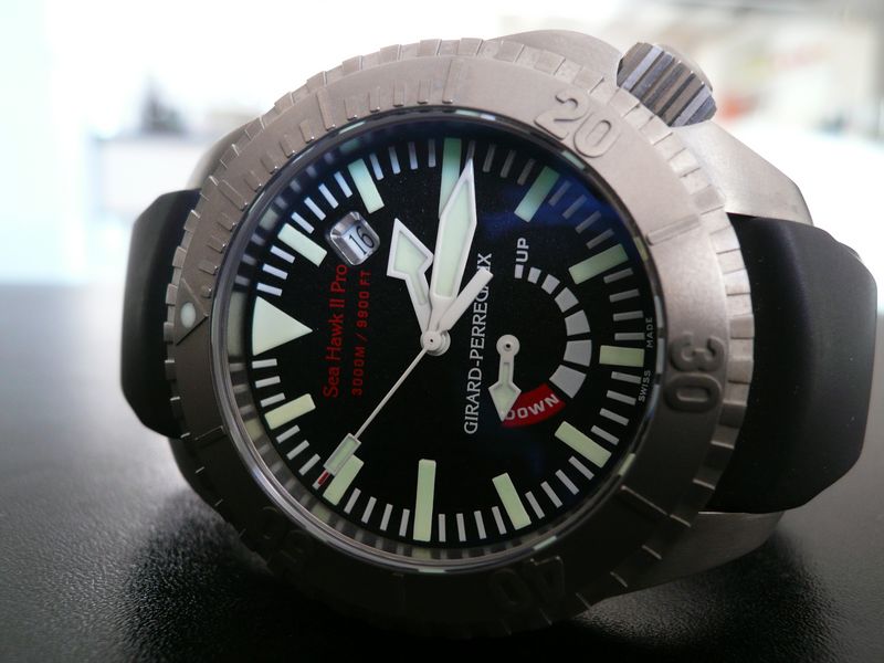 GIRARD-PERREGAUX SEA HAWK PRO 3000 M
 	 
