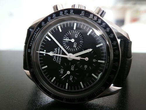 OMEGA SPEEDMASTER MOONWATCH