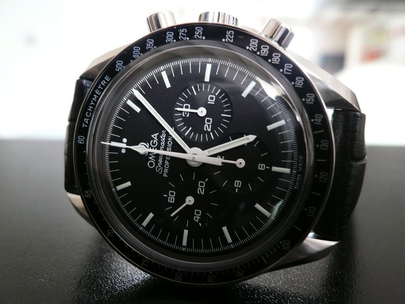 OMEGA SPEEDMASTER MOONWATCH
 	 
