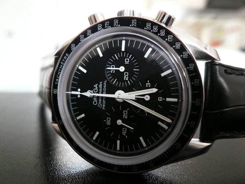 OMEGA SPEEDMASTER MOONWATCH
 	 
