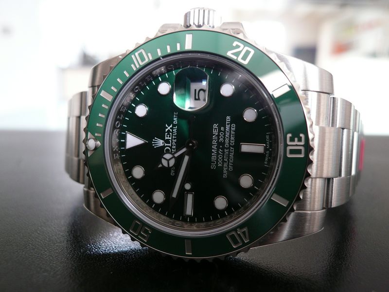 ROLEX SUBMARINER DATE CERAMIQUE LUNETTE VERTE
 	 
