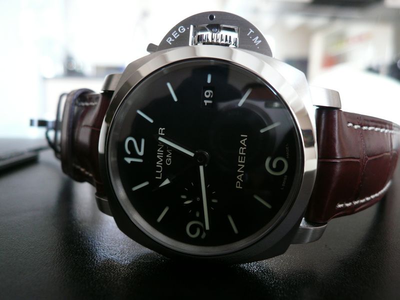 PANERAI LUMINOR 1950 3 DAYS GMT
 	 
