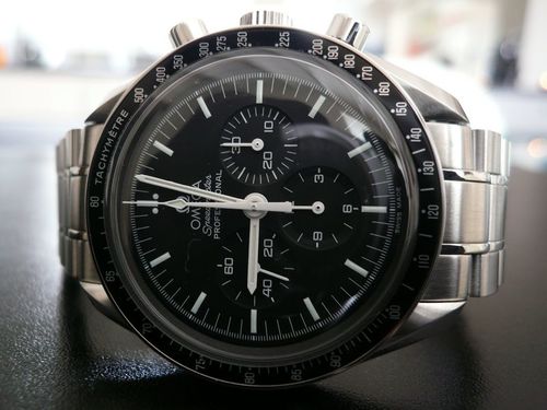 OMEGA SPEEDMASTER MOONWATCH