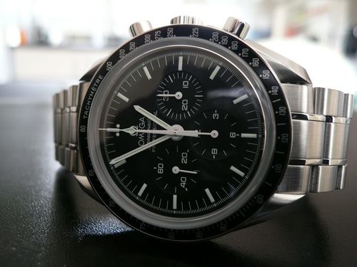 OMEGA SPEEDMASTER MOONWATCH