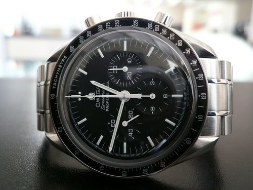 OMEGA SPEEDMASTER MOONWATCH