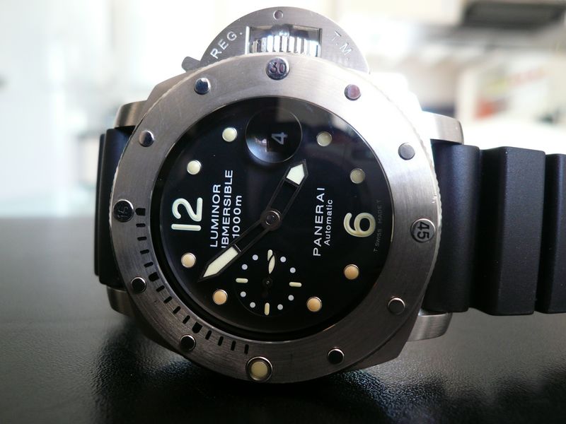 PANERAI LUMINOR SUBMERSIBLE 1950 1000M
 	 
