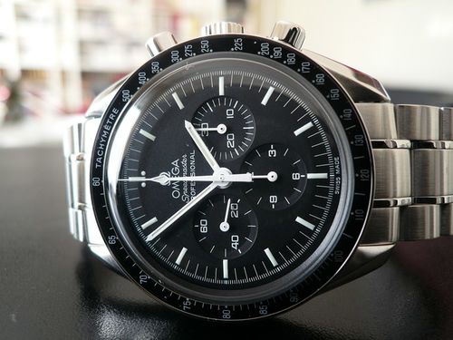 OMEGA SPEEDMASTER MOONWATCH