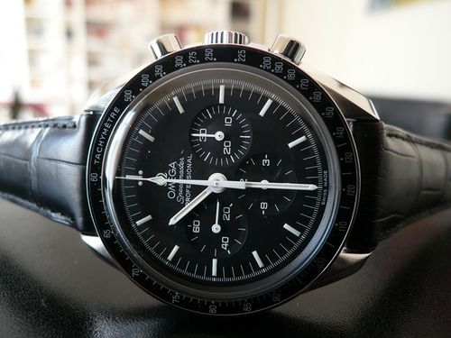 OMEGA SPEEDMASTER MOONWATCH