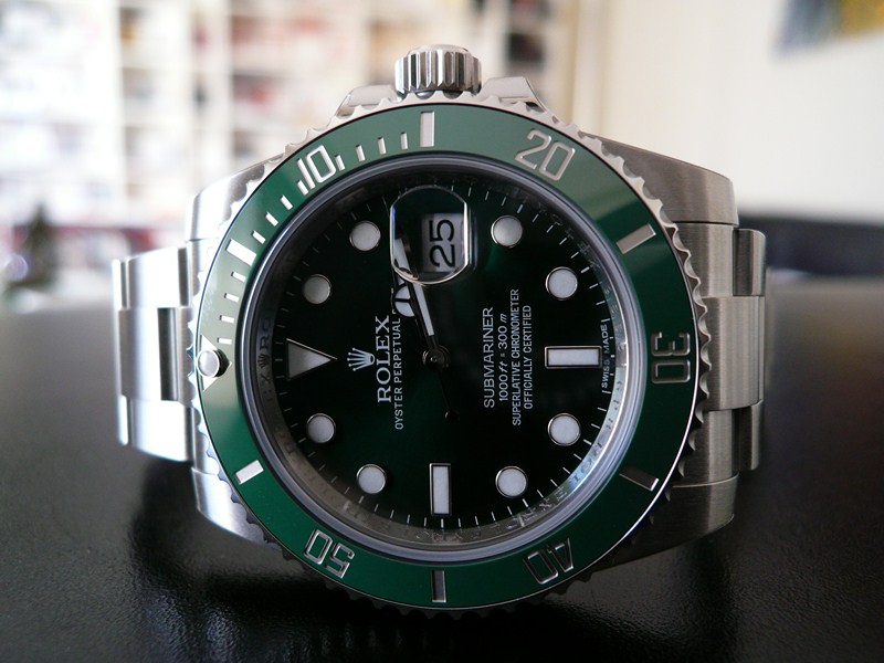 ROLEX SUBMARINER DATE CERAMIQUE LUNETTE VERTE
 	 
