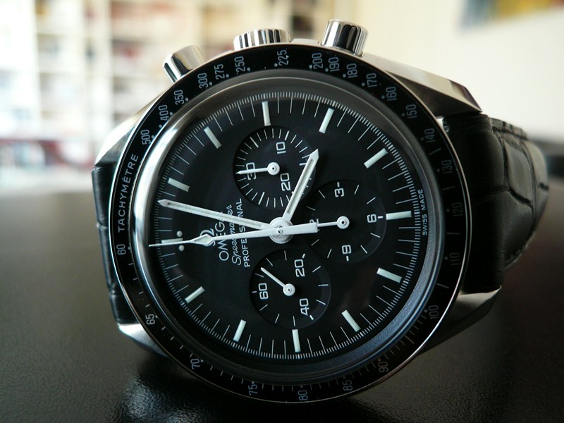 OMEGA SPEEDMASTER MOONWATCH
 	 
