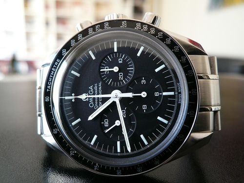 OMEGA SPEEDMASTER MOONWATCH