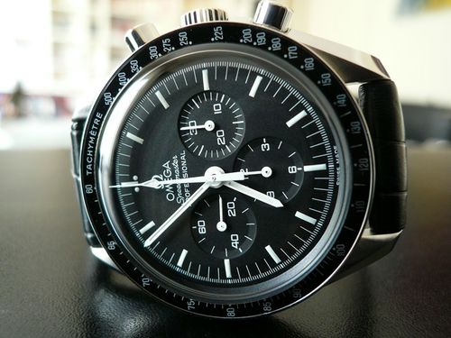 OMEGA SPEEDMASTER MOONWATCH