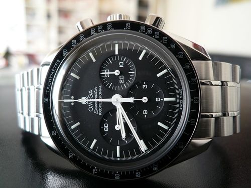 OMEGA SPEEDMASTER MOONWATCH