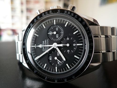 OMEGA SPEEDMASTER MOONWATCH