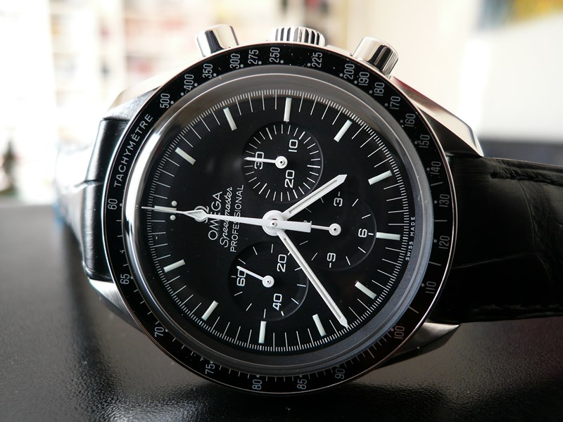 OMEGA SPEEDMASTER MOONWATCH
 	 
