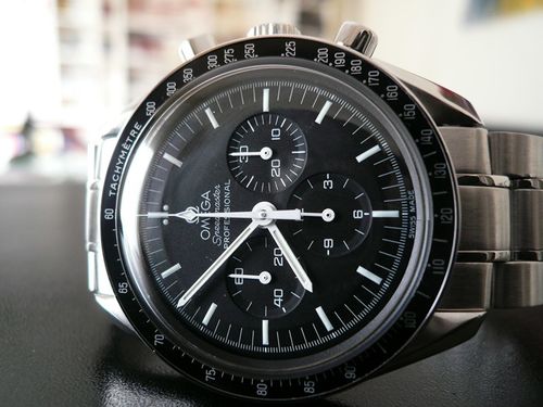 OMEGA SPEEDMASTER MOONWATCH