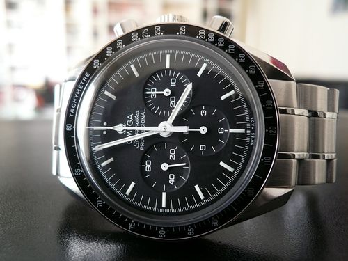 OMEGA SPEEDMASTER MOONWATCH