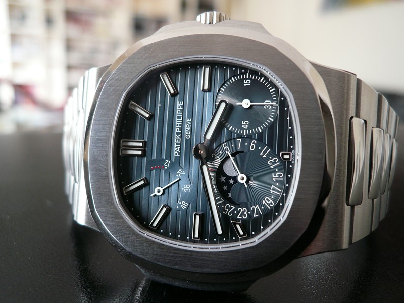 PATEK PHILIPPE NAUTILUS RESERVE DE MARCHE
 	 
