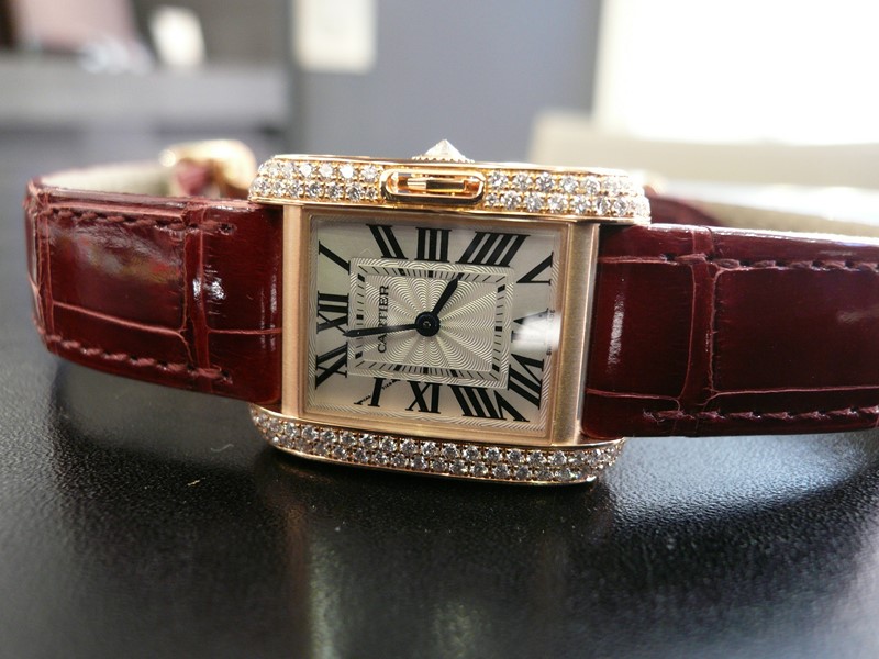 CARTIER TANK ANGLAISE
 	 
