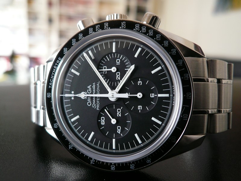 OMEGA SPEEDMASTER MOONWATCH