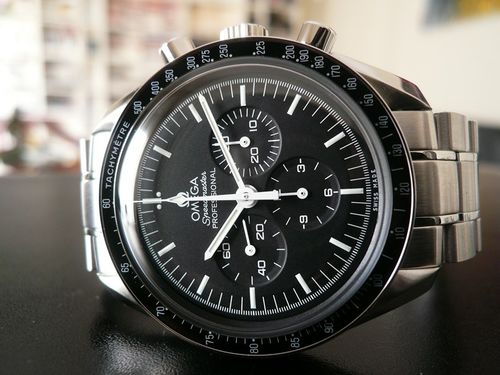 OMEGA SPEEDMASTER MOONWATCH