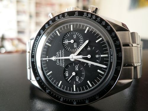 OMEGA SPEEDMASTER MOONWATCH