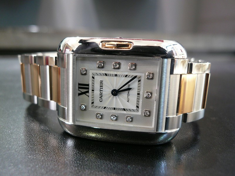 CARTIER TANK ANGLAISE
 	 
