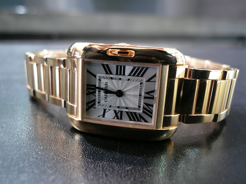 CARTIER TANK ANGLAISE
 	 
