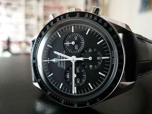 OMEGA SPEEDMASTER MOONWATCH