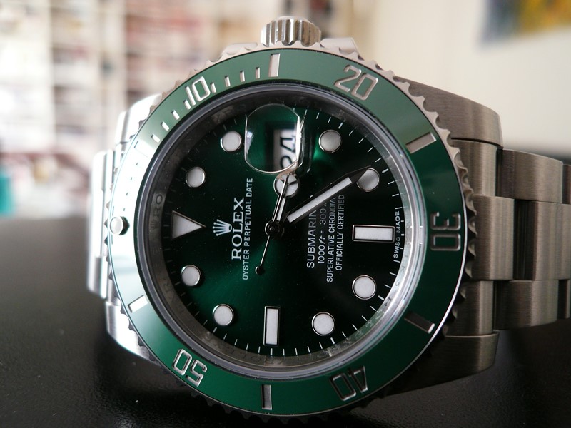 ROLEX SUBMARINER DATE CERAMIQUE LUNETTE VERTE
 	 
