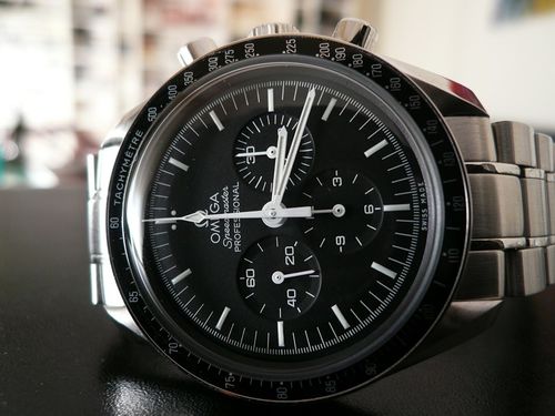 OMEGA SPEEDMASTER MOONWATCH