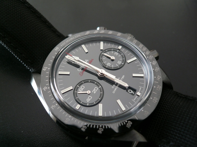 photo n°2 : OMEGA SPEEDMASTER DARK SIDE OF THE MOON