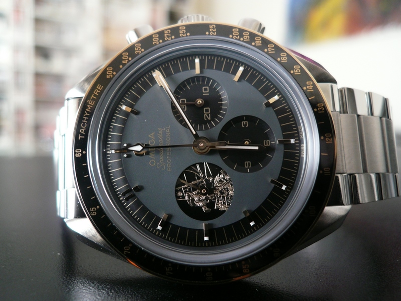 photo n°1 : OMEGA SPEEDMASTER MOONWATCH APOLLO 11 50th ANNIVERSARY